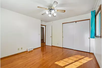 N68W13762  Bay Ridge Ct, Menomonee Falls, WI 53051 - Photo 18