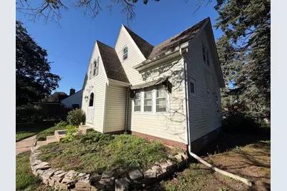 3418 N Elmwood Dr, Racine, WI 53405 - Photo 6