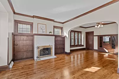 1971 S 81st St, West Allis, WI 53219 - Photo 6
