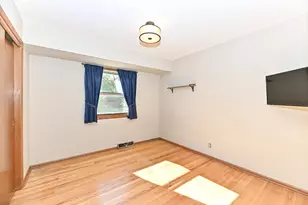 5111 Russell Ct, Greendale, WI 53129 - Photo 20