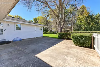 5111  Russell Ct, Greendale, WI 53129 - Photo 32