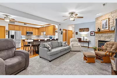 N161W18927  Heather Lynn Cir, Jackson, WI 53037 - Photo 10