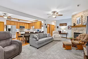 N161W18927 Heather Lynn Cir, Jackson, WI 53037 - Photo 10