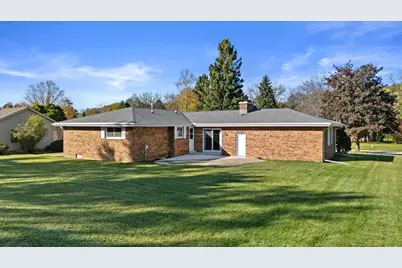 S68W17693  Marybeck Ln, Muskego, WI 53150 - Photo 4