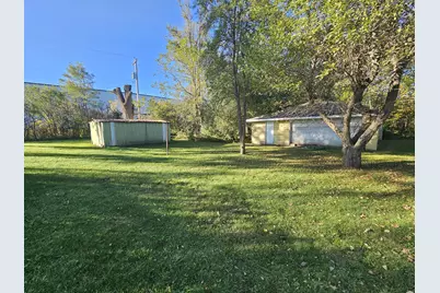 5011  River Rd, West Bend, WI 53095 - Photo 8