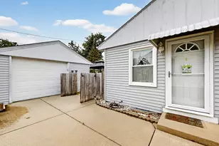 6829 W Arthur Ave, West Allis, WI 53219 - Photo 4