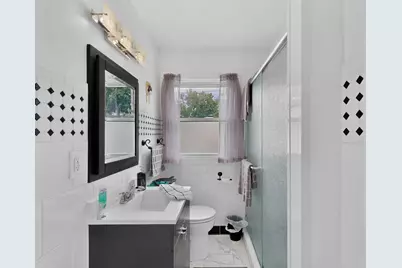 6829 W Arthur Ave, West Allis, WI 53219 - Photo 20