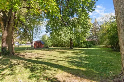 5252 S Tuckaway Dr, Greenfield, WI 53221 - Photo 24