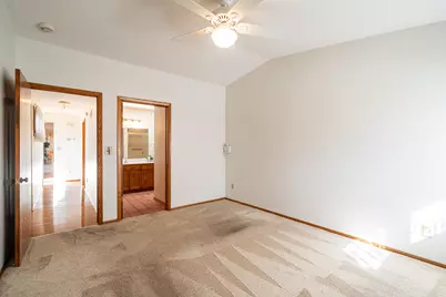 15638 W Ridge Rd, New Berlin, WI 53151 - Photo 16