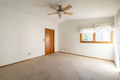 15638 W Ridge Rd, New Berlin, WI 53151 - Photo 22