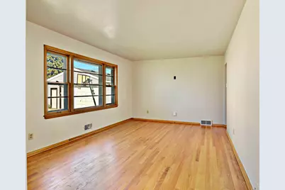 3021  24th Ave, Kenosha, WI 53140 - Photo 2