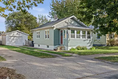 1635  Hyde Ave, La Crosse, WI 54601 - Photo 1