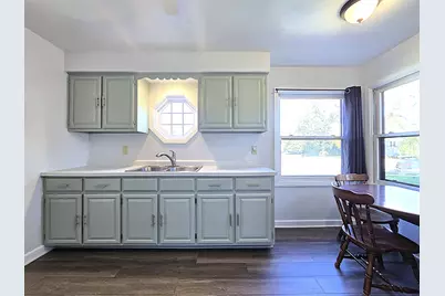 357 E Gauer Cir, Milwaukee, WI 53207 - Photo 8