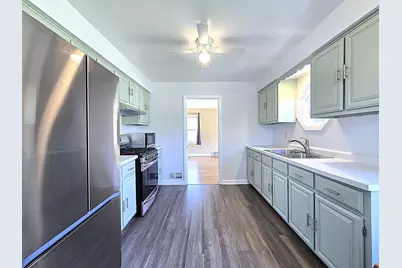 357 E Gauer Cir, Milwaukee, WI 53207 - Photo 6