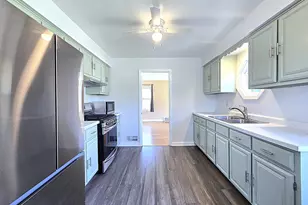 357 E Gauer Cir, Milwaukee, WI 53207 - Photo 6