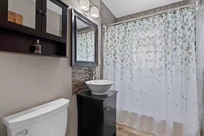 5755 N Argyle Ave, Glendale, WI 53209 - Photo 12