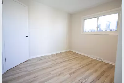 1020  Carrington Ave, South Milwaukee, WI 53172 - Photo 14