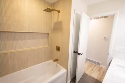1020  Carrington Ave, South Milwaukee, WI 53172 - Photo 12