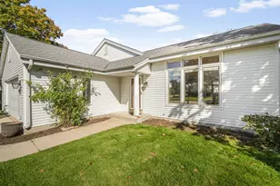 747 Laureate Dr, Pewaukee, WI 53072 - Photo 1