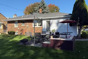 5443 W Hayes Ave, West Allis, WI 53219 - Photo 14