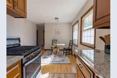 5303 W Wilbur Ave, Greenfield, WI 53220 - Photo 8