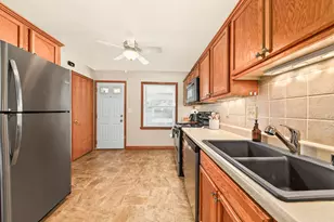 505 W Waterford Ave, Milwaukee, WI 53207 - Photo 8