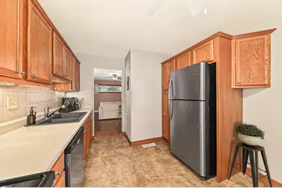 505 W Waterford Ave, Milwaukee, WI 53207 - Photo 10