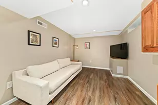 505 W Waterford Ave, Milwaukee, WI 53207 - Photo 16