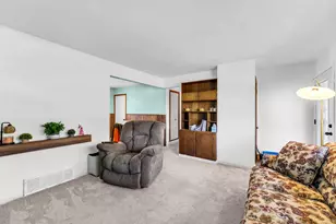 15401 Spring St, Racine, WI 53182 - Photo 8