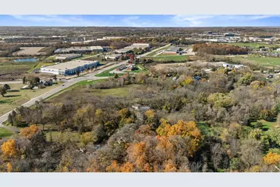 N56W21758  Silver Spring Dr, Menomonee Falls, WI 53051 - Photo 4
