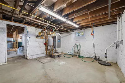 9731 W Highland Rd, Mequon, WI 53097 - Photo 36