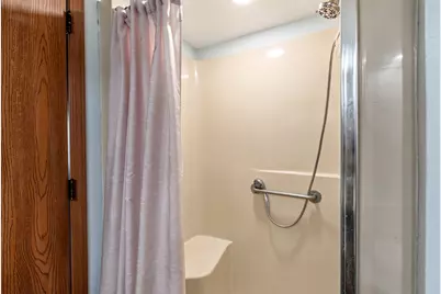 621  Barrington Ct #B, West Bend, WI 53095 - Photo 18