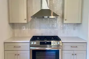 919 E Holt Ave, Milwaukee, WI 53207 - Photo 10