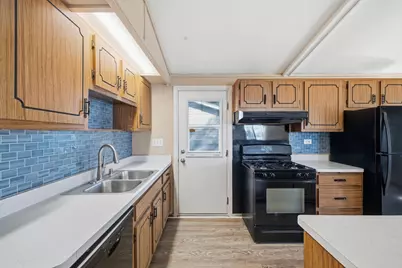 423 S Spring St, Port Washington, WI 53074 - Photo 2