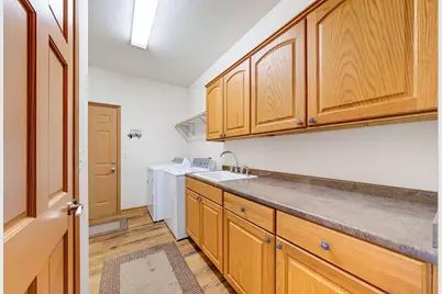 3611  Shade Tree Ct, Waukesha, WI 53188 - Photo 16
