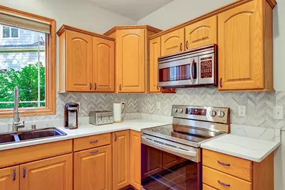 3611  Shade Tree Ct, Waukesha, WI 53188 - Photo 10