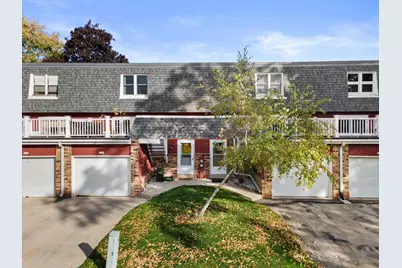 5166 S King Arthurs Ct, Greenfield, WI 53221 - Photo 26