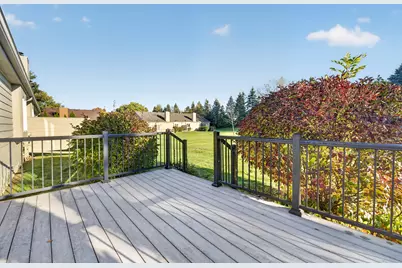 W178N9878  Riversbend Cir, Germantown, WI 53022 - Photo 4