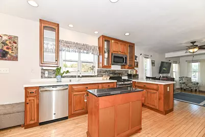 2305 S 83rd St, West Allis, WI 53219 - Photo 18