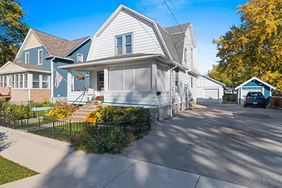 406 E Lincoln Ave, Oshkosh, WI 54901 - Photo 2