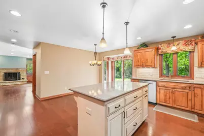 17575  Royalcrest Dr, Brookfield, WI 53045 - Photo 12