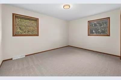 9520 N 45th St, Brown Deer, WI 53223 - Photo 20
