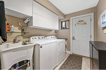 991  Lake Country Ct, Oconomowoc, WI 53066 - Photo 14
