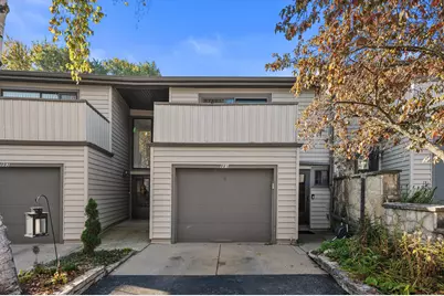 991  Lake Country Ct, Oconomowoc, WI 53066 - Photo 1