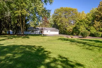 1428 W Fiesta Ln, Mequon, WI 53092 - Photo 2