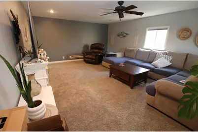 2021  Broadway St, New Holstein, WI 53061 - Photo 30