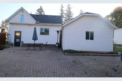 2021  Broadway St, New Holstein, WI 53061 - Photo 38