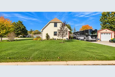 4932  Regal Ct, Racine, WI 53406 - Photo 4