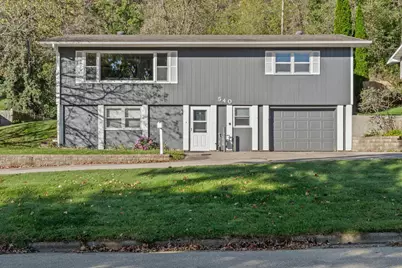 540  Larch Ave, La Crescent, MN 55947 - Photo 2