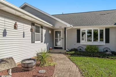1419  Creek Side Dr, Lyons, WI 53105 - Photo 2